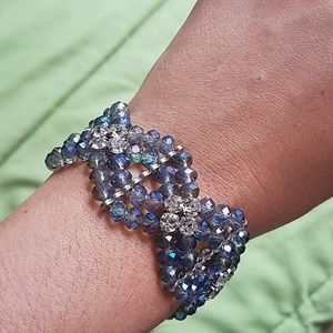 Stretchy iridescent blue beaded & crystal bracele
